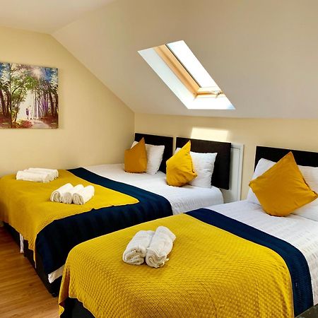 London Studio Apartments, Private Bathroom, Kitchenette, Parking, Np7 Buitenkant foto