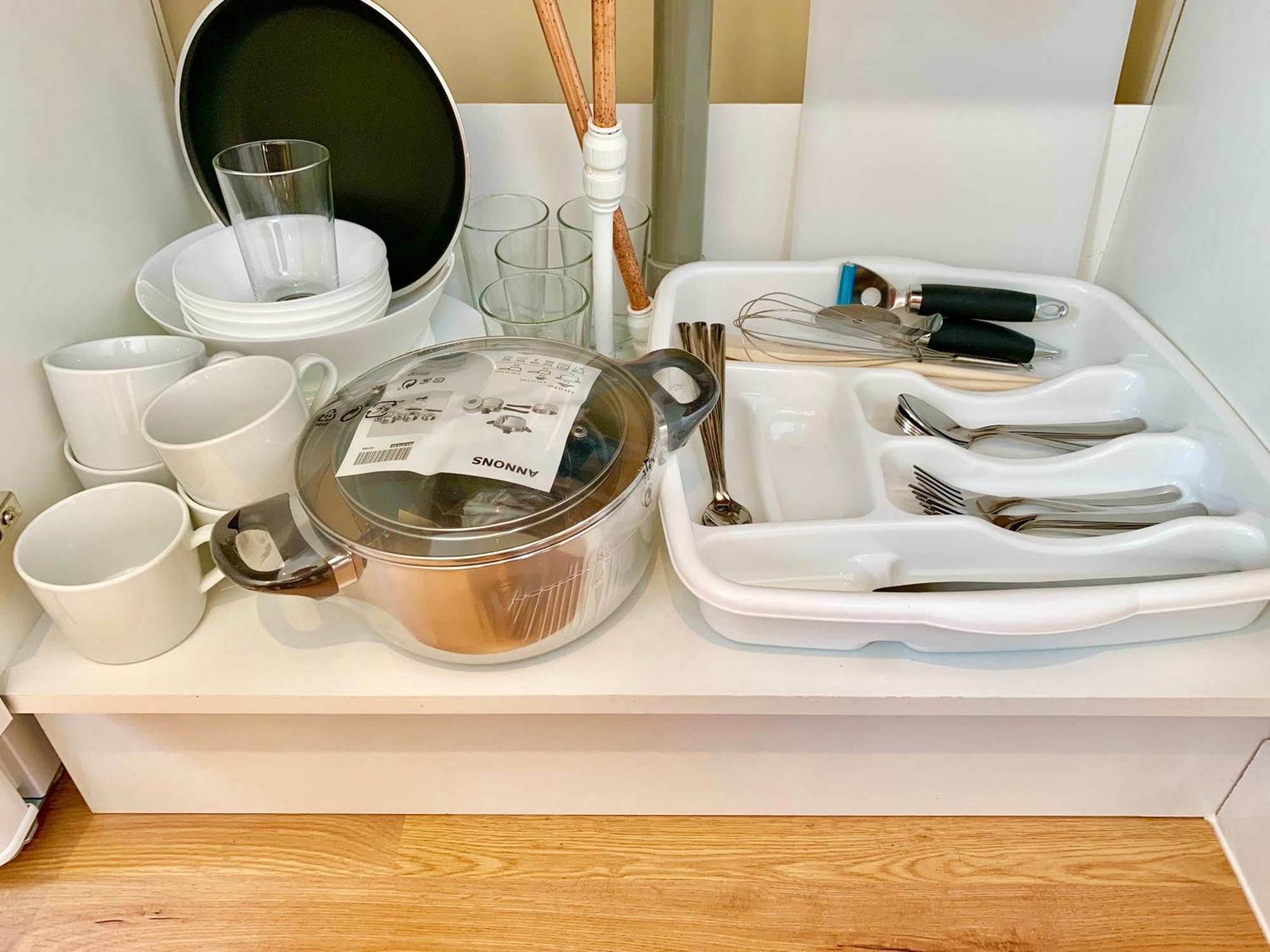 London Studio Apartments, Private Bathroom, Kitchenette, Parking, Np7 Buitenkant foto